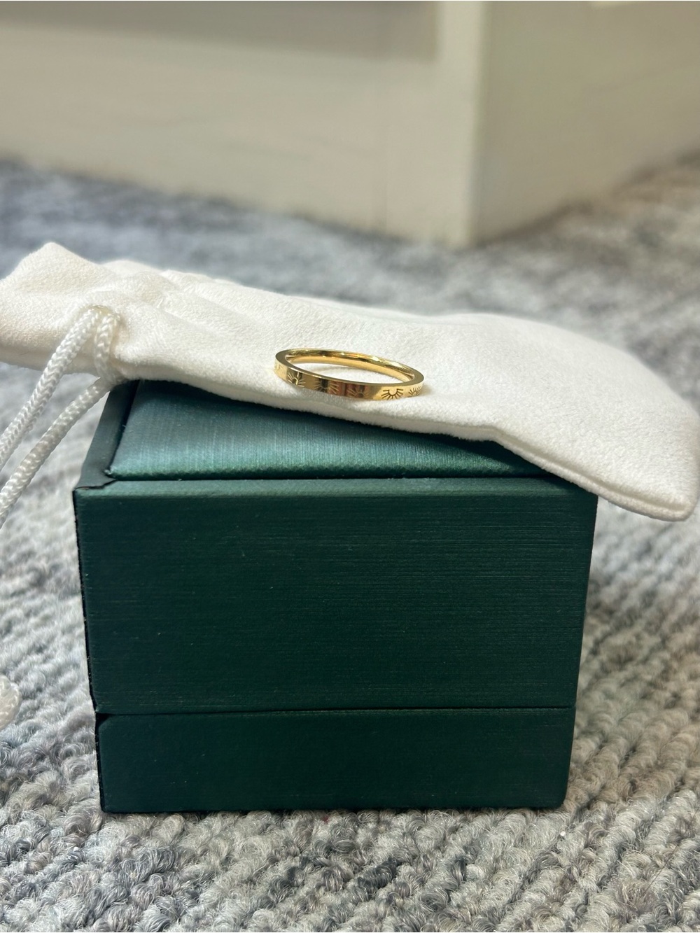 Gold Engraved Laser Sun Rise Starburst Thin Band Summer Beautiful Ring✨ - Picture 2 of 6